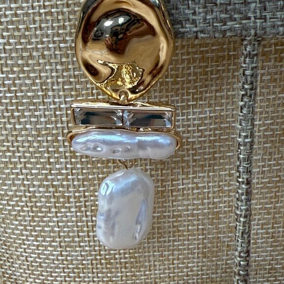 Baroque Pearl Drop Earrings With Gold-Tone Accents & Crystal Details Luxury Stat - Picture 8 of 8